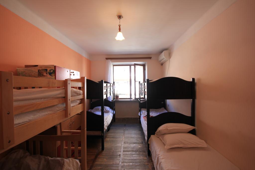 Center Hostel And Tours エレバン 部屋 写真